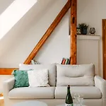 Apartment Stylove V Centre Modry Pre Vikendovy Oddych Aj Svadobcanov