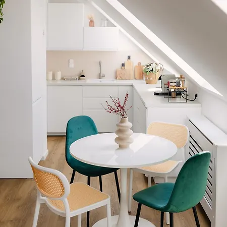 štýlové V Centre Modry Pre Víkendový Oddych Aj Svadobčanov * Modra