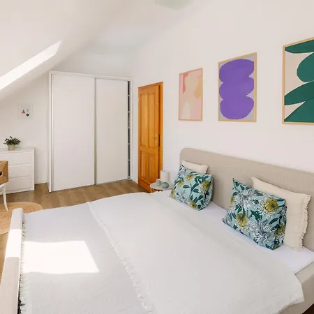 Stylove V Centre Modry Pre Vikendovy Oddych Aj Svadobcanov *