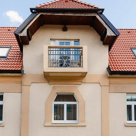 štýlové V Centre Modry Pre Víkendový Oddych Aj Svadobčanov Modra