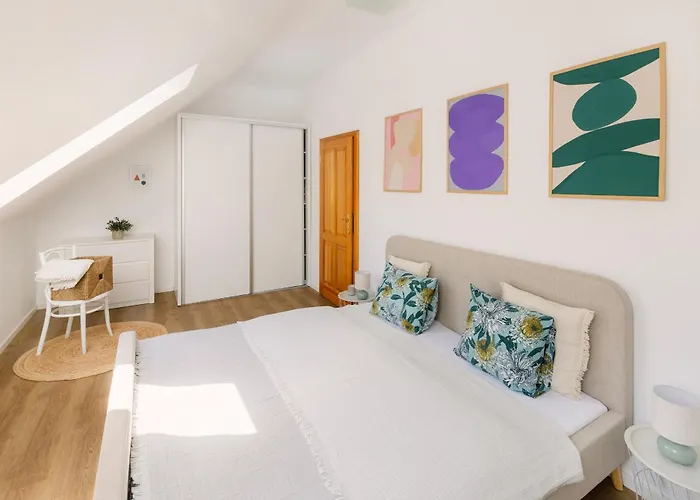 Stylove V Centre Modry Pre Vikendovy Oddych Aj Svadobcanov *